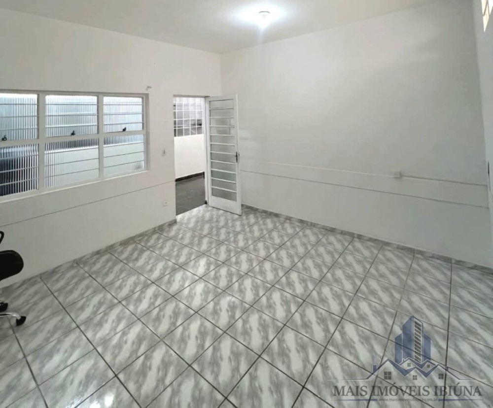 Sala comercial para locação no centro de Ibiúna