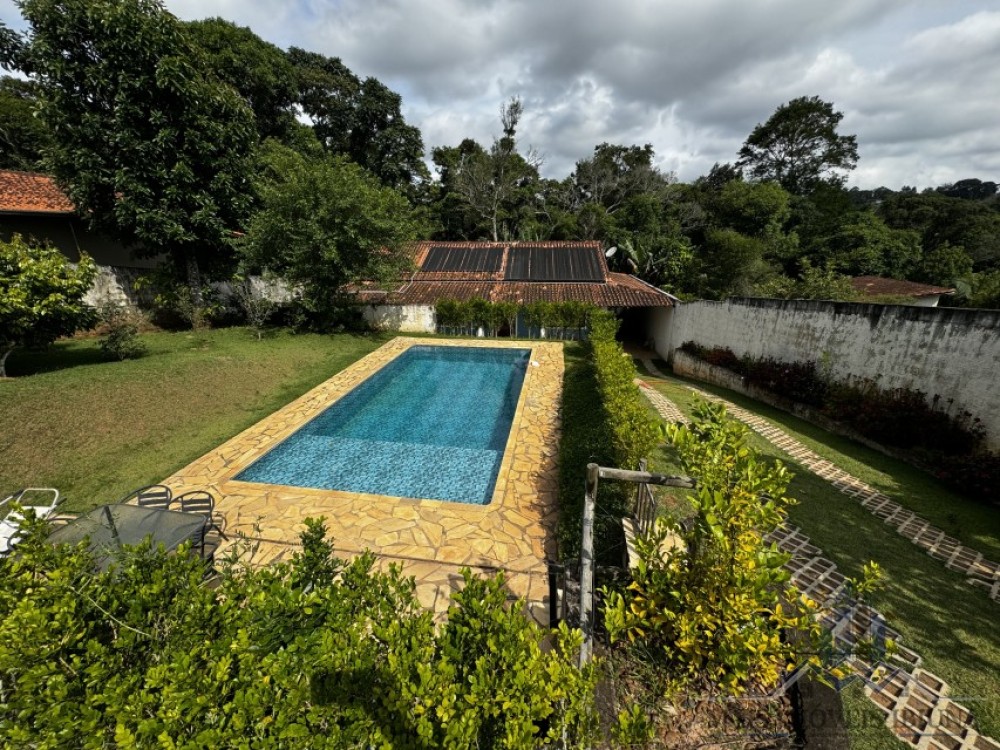 Linda chácara para venda ou locação em condomínio fechado em Ibiúna/SP